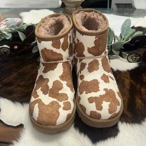 NWOT UGG  Rare mini Brown and Cream Cow Print Winter Boots